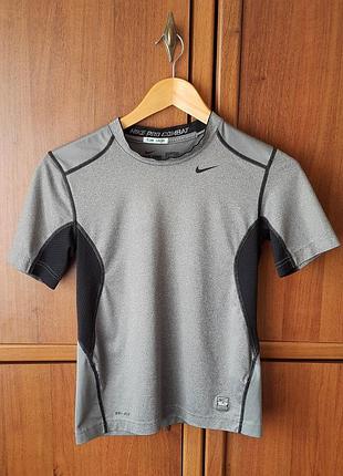 Сіра компресійна футболка nike pro combat dri fit