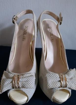 Босоніжки на танкетці skovolini, 25 см по устілці. сірі нюдові туфлі на випускний, весільні туфлі .