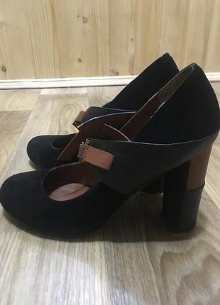 Замшеві туфлі в ідеальному стані