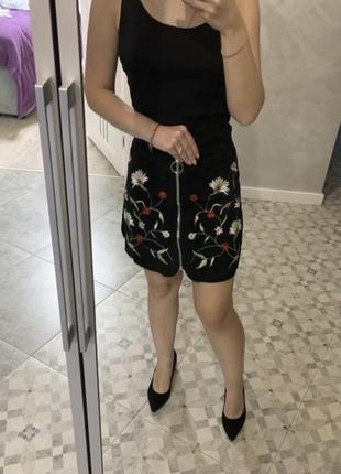 Мини юбка из замши с вышивкой zara юбочка вышывка зара9 фото