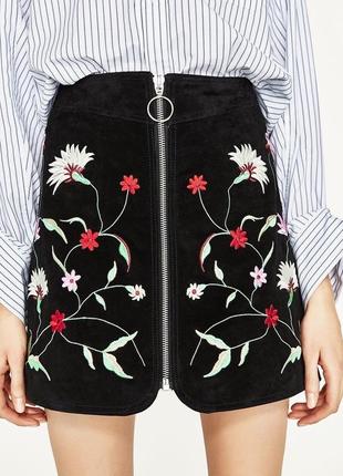 Мини юбка из замши с вышивкой zara юбочка вышывка зара5 фото