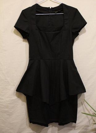 Маленькое черное платье с отлетной баской, коктейльное платье классический стиль1 фото