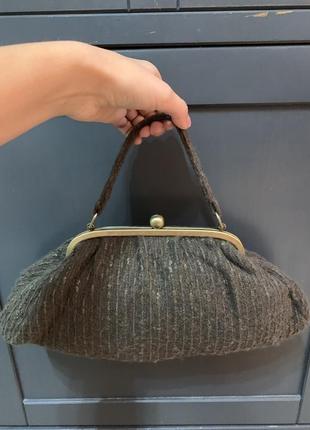 Актуальна ретро вовняна сумочка з короткою ручкою 💚