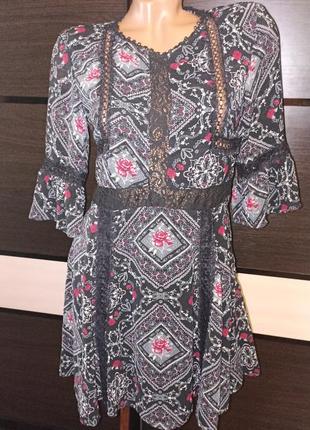 Платье  черное с узором