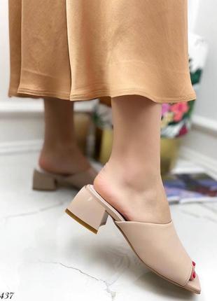 Кожаные шлёпанцы на каблуке3 фото