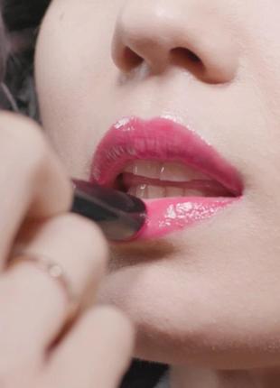 Помада marc jacobs beauty enamored hydrating lip gloss stick в оттенке sweet escape4 фото