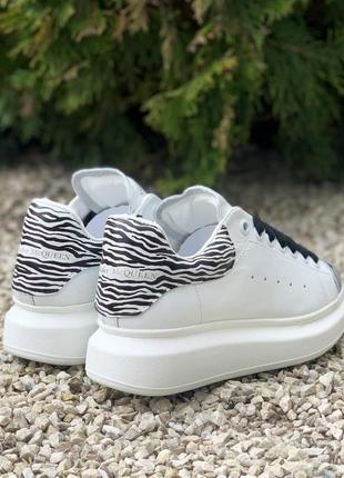 Кроссовки alexander mcqueen oversized white/zebra4 фото