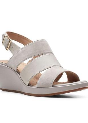 Р.37, 39.5,41 clarks шикарные женские босоножки оригинал
