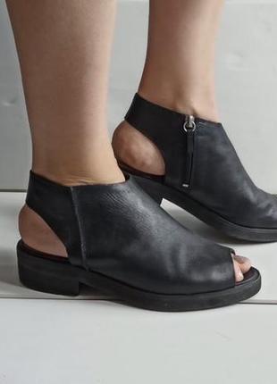 Кожаные босоножки clarks р.38