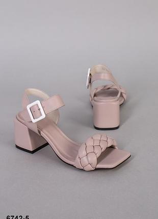 Босоножки женские, квадратный носок