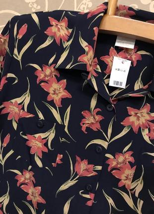 Дуже гарна і стильна брендовий блузка в кольорах.4 фото