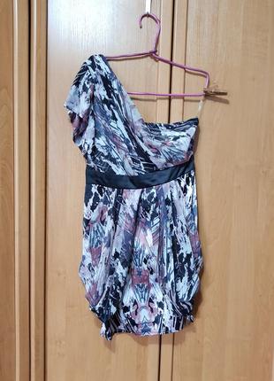 Красивое нарядное платье, короткое платье, сукня на одно плечо