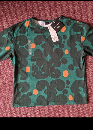 Футболка uniqlo & hersheys