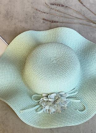 Соломенная шляпа с волнистыми полями средней ширины margo в мятном цвете1 фото