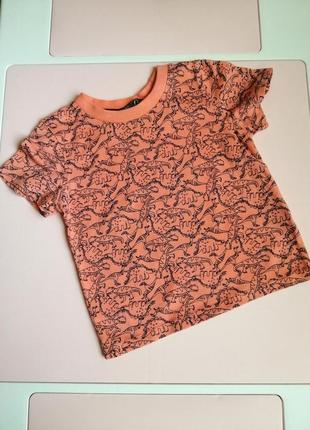 Класна фірмова футболочка.