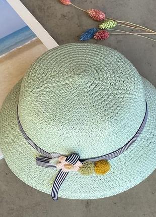 Cоломенная панама mi-mi мятного цвета с лентой и элементом декора в виде цветов