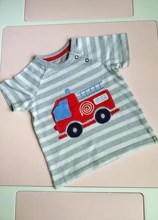 Классная фирменная футболочка.