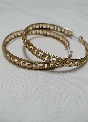 Серьги кольца в золотом цвете. 3