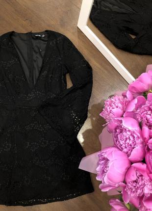 Платье чёрное вечернее кружевное с длинным рукавом с вырезом котороткое мини сарафан летнее3 фото