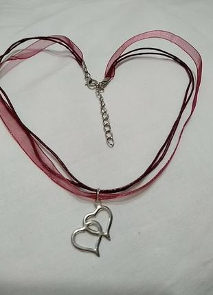 Нежный чокер из шнура и ленты с двумя сердечками1 фото