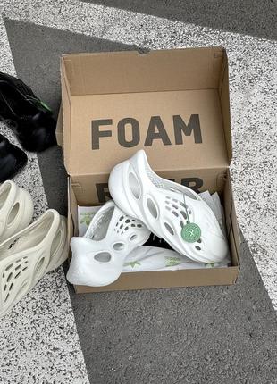 Сандалии adidas yeeze foam4 фото