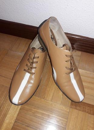 Кожаные качественные туфли с испании