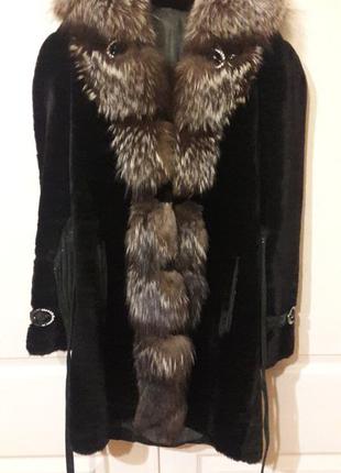 Мутоновая шуба с чернобуркой