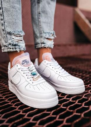 Женские кроссовки nike air force 1 lx white lace beige1 фото