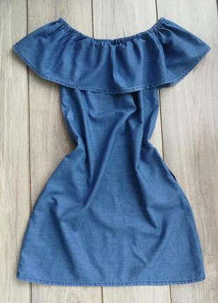 Джынсовый сарафан/платье с оборкаии голые плечики2 фото