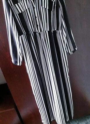 Монохромное полосатое платье- кафтан в полоску с разрезами simply be.8 фото