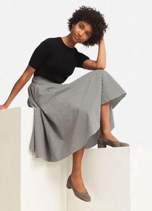 Чорна кофтинка в рубчик