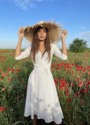 Платье в горошек на запах