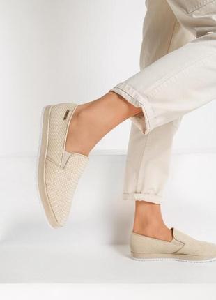 Слипоны/мокасины/лоферы vices бежевого цвета