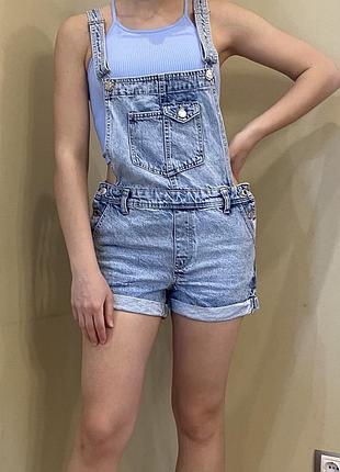 Джинсовий комбінезон bershka