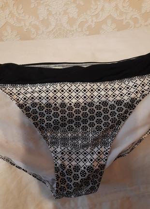 Плавки новые от купальника  16/44 размера