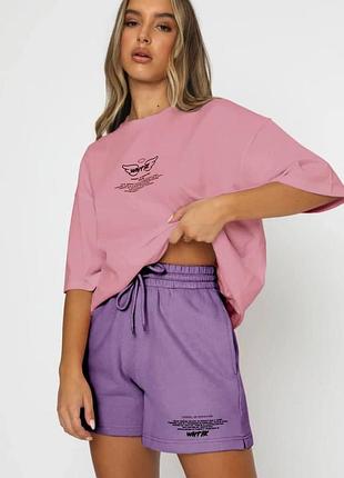 Стильний костюм з шортами