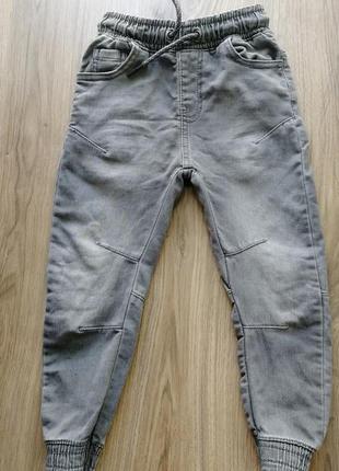 Серые джинсы джоггеры primark 104 р1 фото