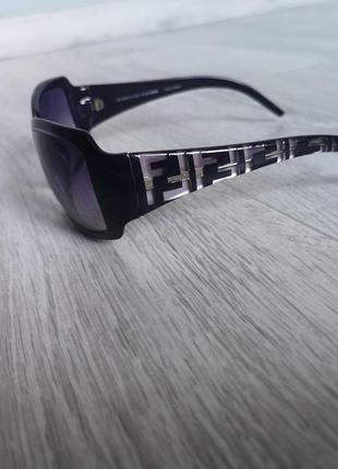 Сонцезахисні окуляри fendi5 фото