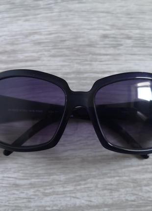Сонцезахисні окуляри fendi2 фото
