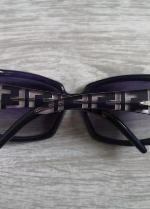 Сонцезахисні окуляри fendi3 фото