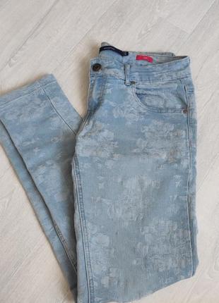 Reserved стрейчеві джинси з візерунком/ квіткові джинси