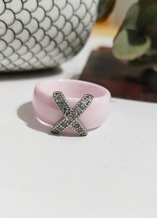 Шикарное нежно розовое кольцо керпмическое колечко перстень керамика минимализм цирконы кільце3 фото