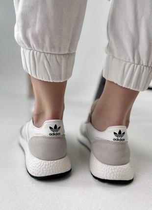 Жіночі кросівки adidas4 фото
