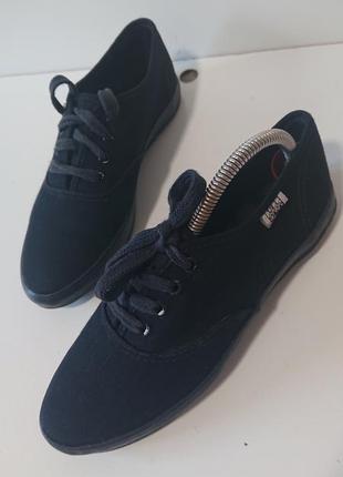 Фирменные качественные кеды мокасины из сша .