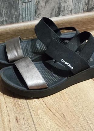 Босоножки для девочки