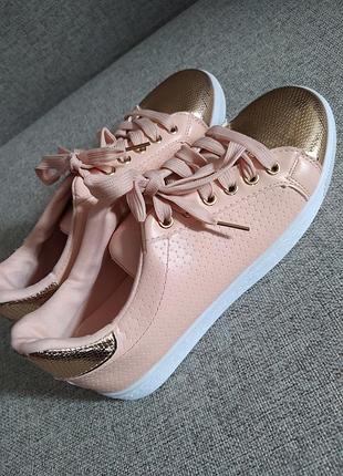 😍суперлегкі красовки