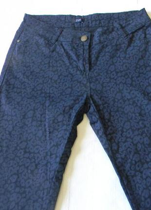 Жіночі синьо-чорні штани з леопардовим принтом f&f / джинси скінні / вузькі штани m/l4 фото
