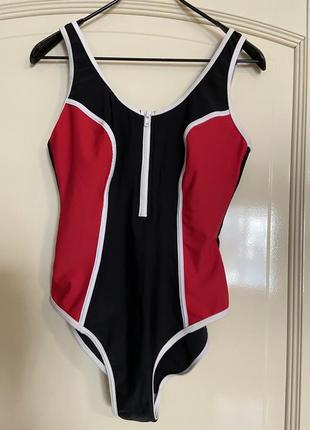 Цельный купальник