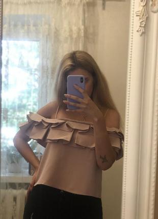 Блуза з рюшами