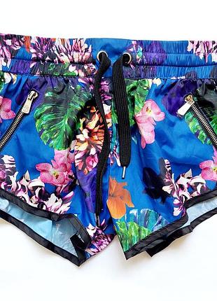 Яркие шорты l'urv,размер s.